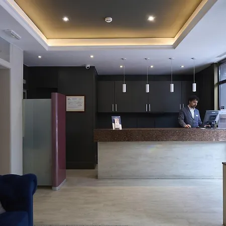 Otel Catalonia Castellnou 3*